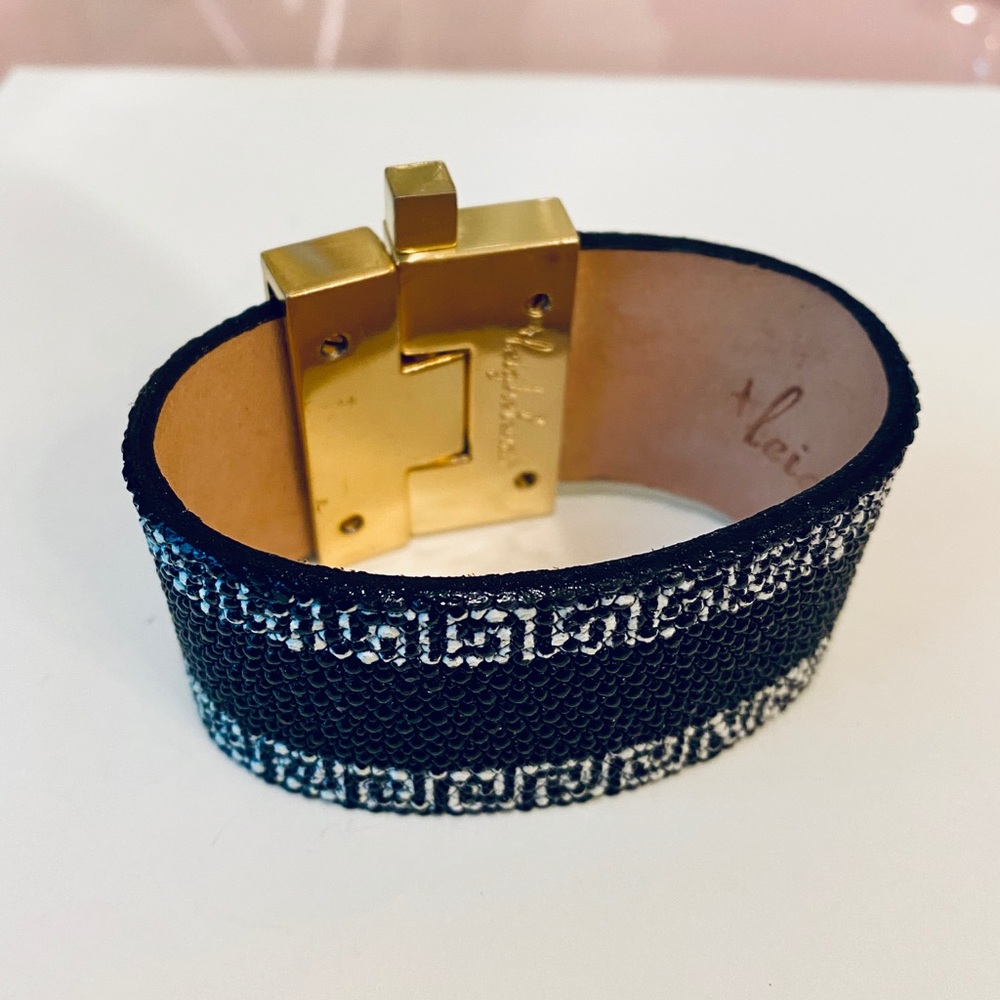 Leighelena Genuine Stingray Cuff